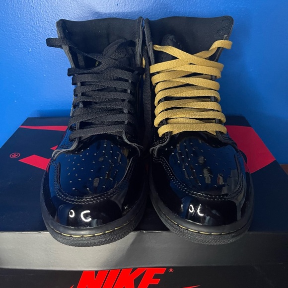 Jordan 1 Black Metallic Gold - Picture 6 of 11